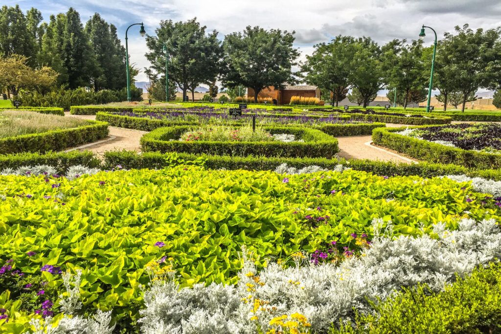 Nielsen's Grove Park European Style Gardens